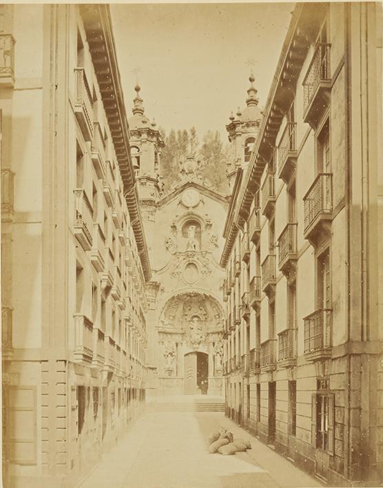 San Sebastián. Calle Mayor é Iglesia de Santa María