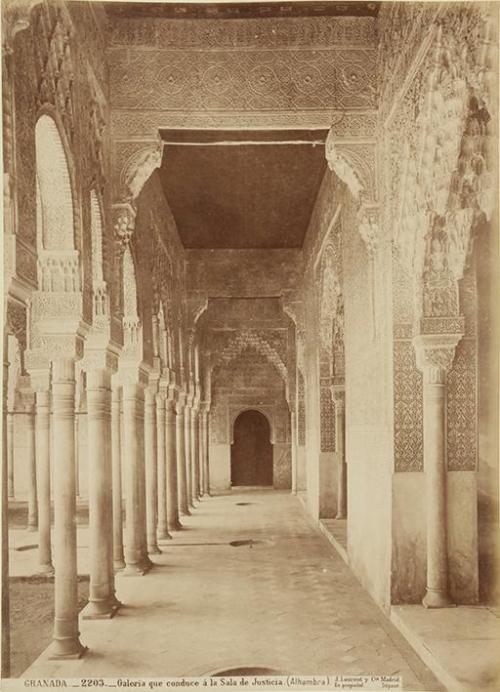 Granada. Galería que conduce a la Sala de Justicia (Alhambra)