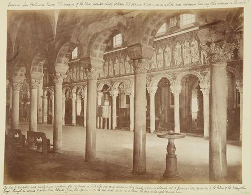 (Rávena. Interior de San Apolinar Nuevo)