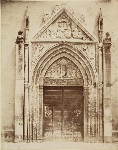 (Rávena. Portada de la iglesia de San Juan Evangelista)