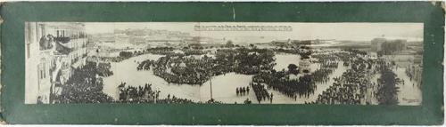 Misa de campaña en la Plaza de España celebrada con motivo del regreso de las tropas que ocuparon las Kabilas de Beni-Said y Beni-Ulichek. 17-XII-1920