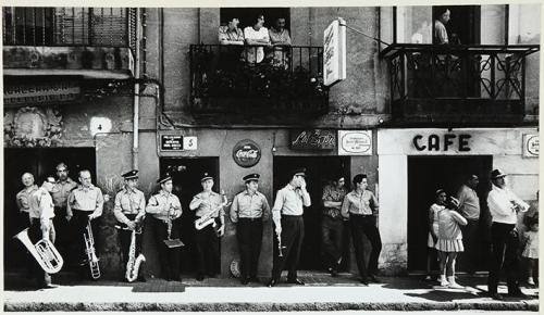 Músicos esperando el comienzo de las fiestas