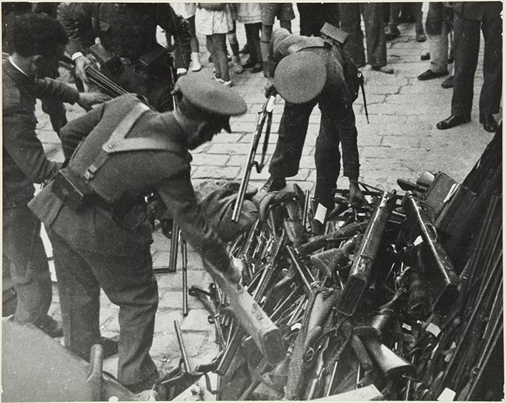 (Guerra civil española). 6 de octubre 1934. Armas recogidas en el Ayuntamiento de Barcelona.