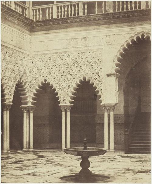 View in the Alhambra. Granada (Vista del Patio de las Doncellas del Alcázar. Sevilla)