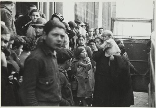 (Refugiados de Málaga y Almeria llegando a Barcelona)