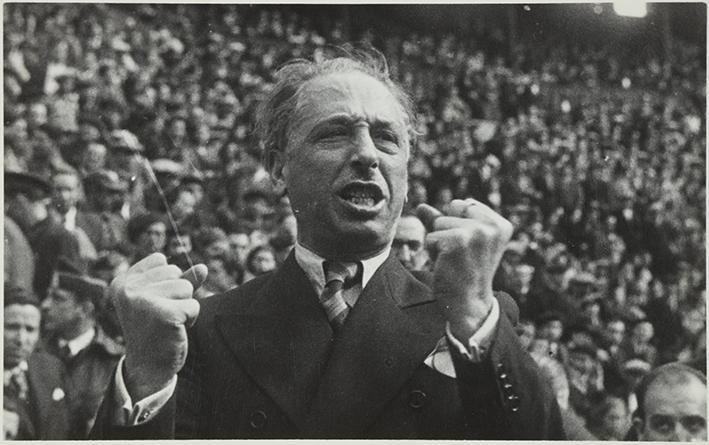 (Lluis Companys en el mitín de clausura de la Semana de Solidaridad de Catalunya con Madrid en la Plaza de toros de Barcelona)