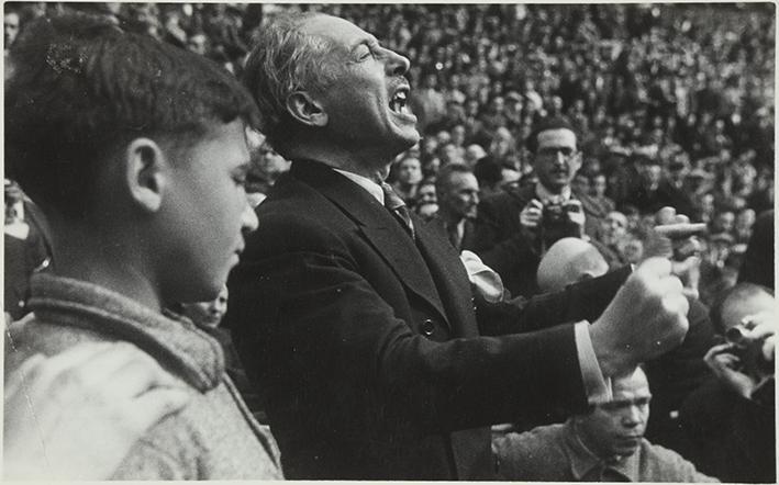 (Lluis Companys en el mitín de clausura de la Semana de Solidaridad de Catalunya con Madrid en la Plaza de toros de Barcelona)