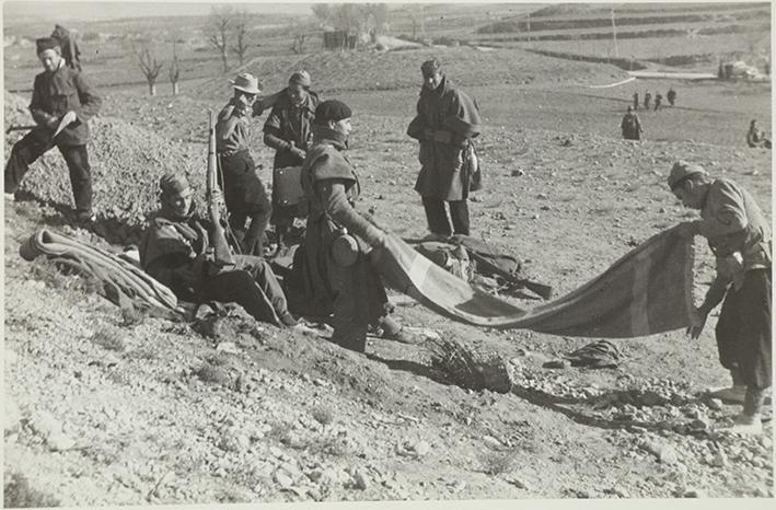 (Milicianos en el campo)