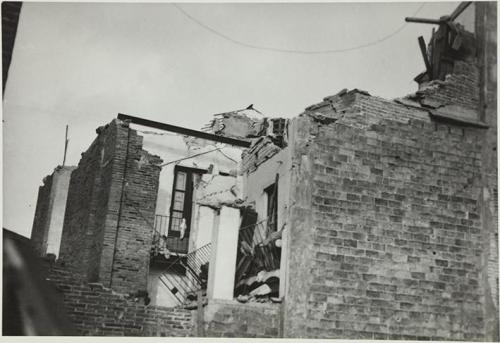 (Casa destruida en un bombardeo)