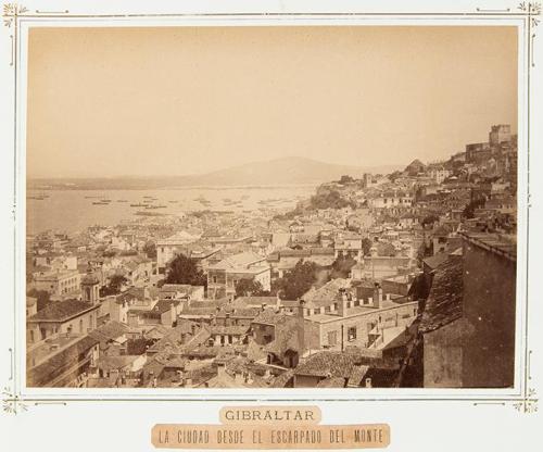 Gibraltar. La ciudad desde el escarpado del monte