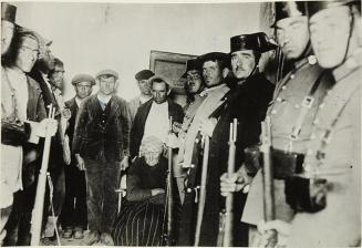 Campesinos detenidos durante el levantamiento de Castillblanco