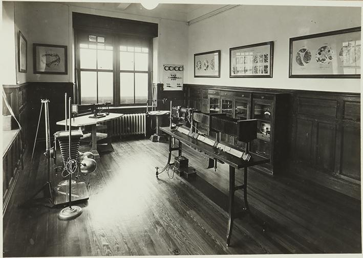 Laboratorio. Sala de metalografía