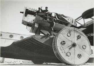 Barcelona. Aeronáutica Naval. Reparación de aparatos averiados