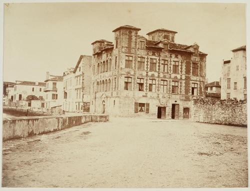 Saint-Jean-de-Luz, le palais, B. Pyrénées